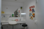 Für Kinder gibt es einen Extra-Behandlungsraum in der Praxis in Mülheim.